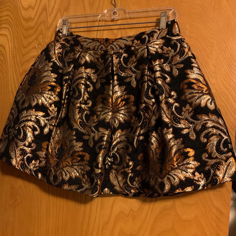 COPY - Black pleated skirt with gold design